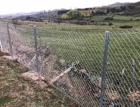 Vallado de fincas y parcelas, cerramientos metalicos y cercados metálicos